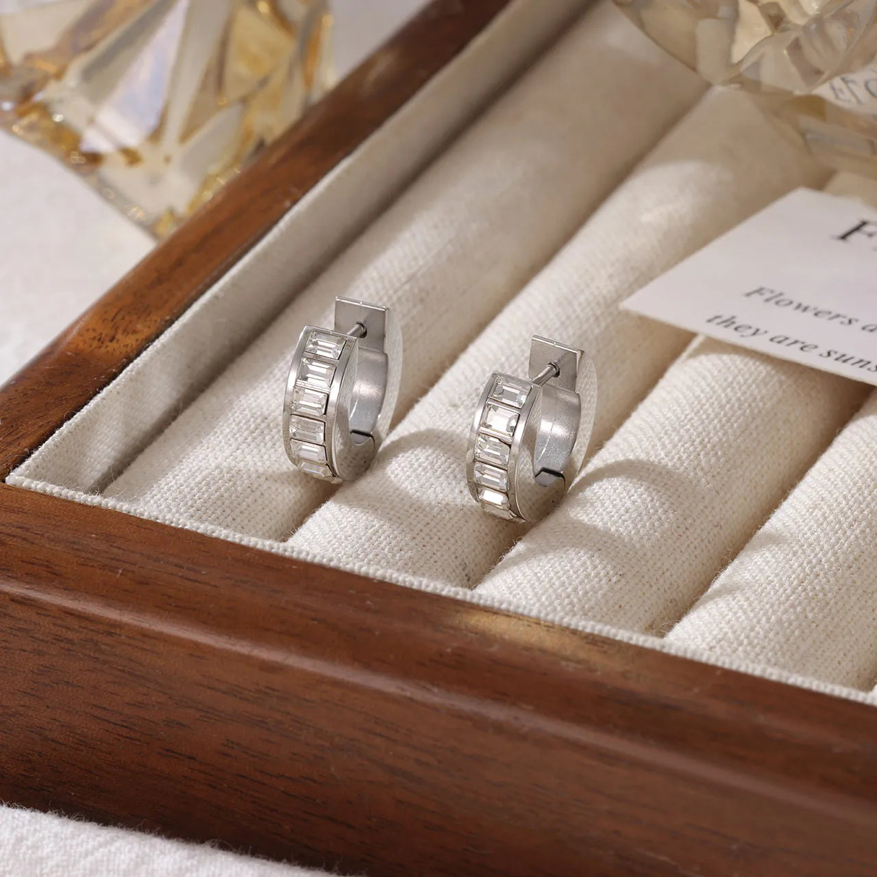 Image of CLASSIC ÉCLAT HOOPS